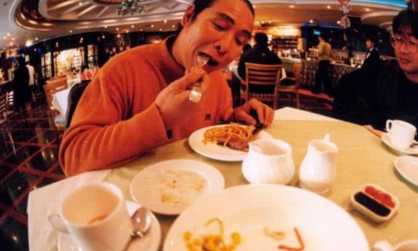 Mạch máu không chịu nổi 'kẻ thù' này: 5 thói quen sau khi ăn no âm thầm khiến đột quỵ trầm trọng hơn