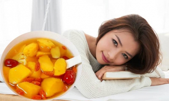 Thật ra đây mới là món phụ nữ nên uống nhiều hơn vì nó làm ấm cơ thể, bổ dạ dày và dưỡng nhan hơn cả gelatin da lừa!