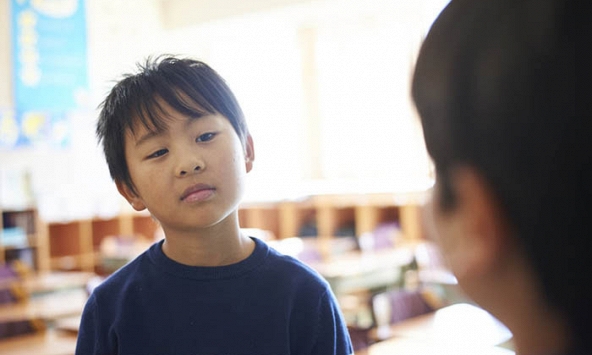 Cha mẹ làm điều này, chính là âm thầm chôn một “quả bom” trên con đường tương lai của con! CỰC NGUY HIỂM