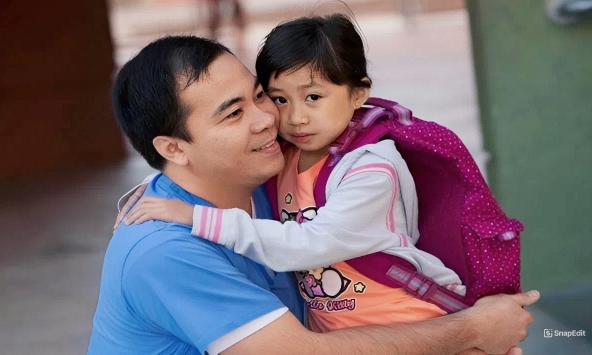 Con cái thiếu tình cảm của bố dễ gặp 2 hiện tượng TIÊU CỰC sau: Các ông bố đọc mà giật mình, hết đùn chuyện dạy con cho vợ!