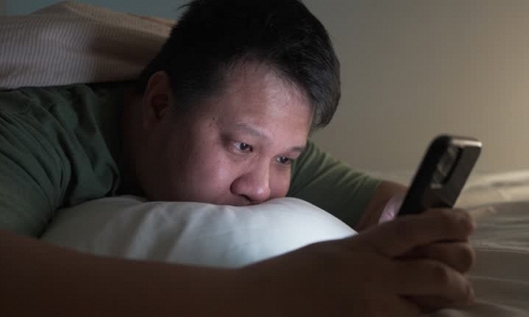 Cuộc sống vẫn ổn, vì sao bạn cứ thấy chán? Khoa học đã có câu trả lời