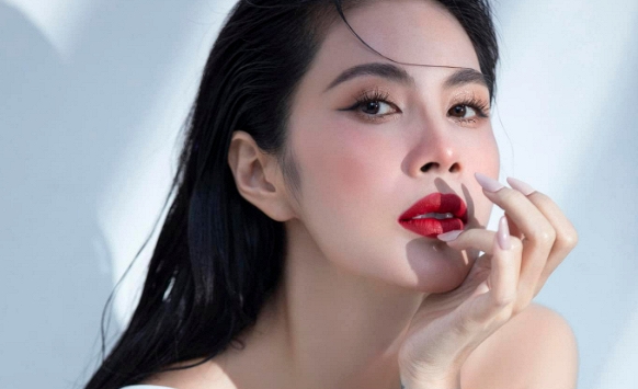 Thủy Tiên lên tiếng phản hồi tin đồn ly hôn Công Vinh