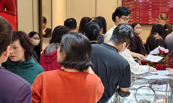 Giá vàng bật tăng mạnh nhờ một tín hiệu từ Mỹ, chuyên gia nói gì?