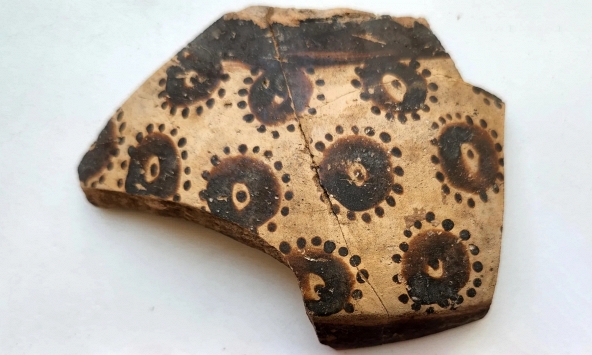 Tư duy toán học thời tiền sử hé lộ trên họa tiết gốm cổ 8.000 năm