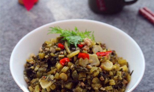 Không phải nấu canh xương, dưa cải muối chua quen thuộc mà đem làm thế này thì 'hết veo' cả nồi cơm!