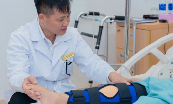 Người hùng thầm lặng đứng sau những ca phục hồi vận động đầy thách thức