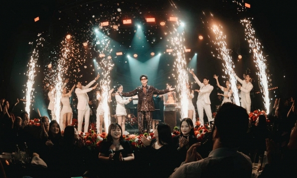 Nam ca sĩ nổi tiếng “chơi lớn”, mời loạt Anh tài hội ngộ trong liveshow, “trả cát-xê” bằng kim cương ngay trên sân khấu