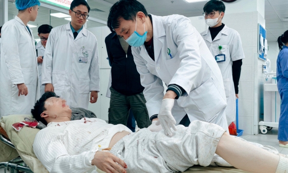 Vụ lật xe khách khiến 9 người tử vong: Nạn nhân hoảng sợ kể lại giây phút xe lao với tốc độ khủng khiếp