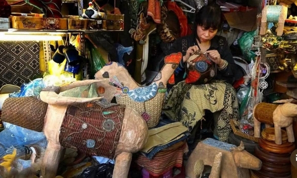 Người phụ nữ 'nhặt lại giá trị' từ những đồ cũ bị bỏ đi