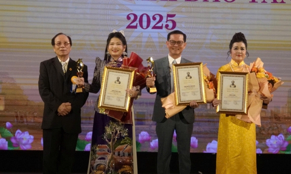 Giải thưởng Đào Tấn năm 2025 gọi tên NSND Lệ Ngọc – dấu ấn của một nhà quản lý sân khấu bản lĩnh