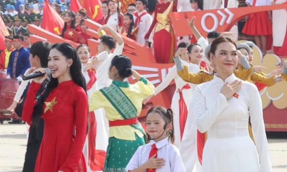 Không ai bằng Hòa Minzy