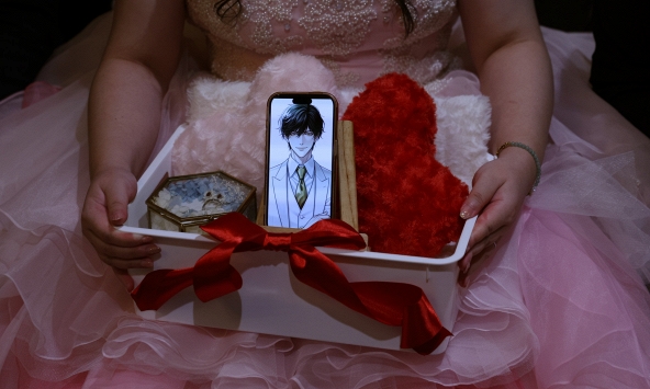 Nói chuyện quá hợp gu, cô dâu Nhật kết hôn luôn với chatbot AI do mình tạo ra