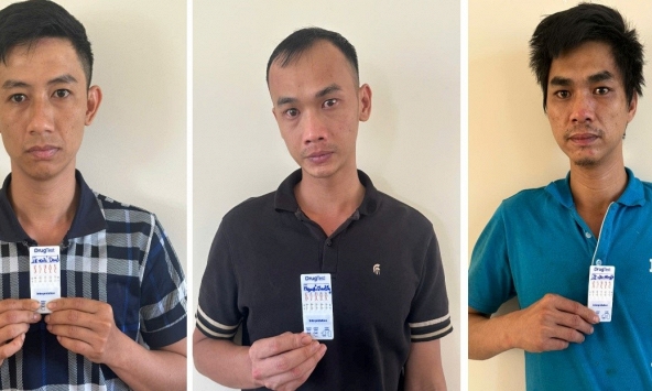 Bắt Lê Đức Danh sinh năm 1997 và 2 người khác trong nhà nghỉ