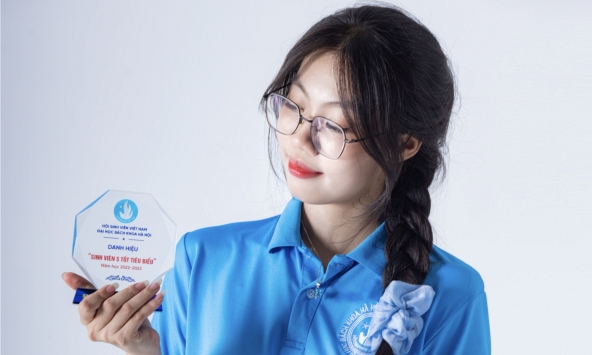 Nữ sinh tiêu biểu Đại học Bách khoa Hà Nội “dệt” bản lĩnh và tư duy làm nghề