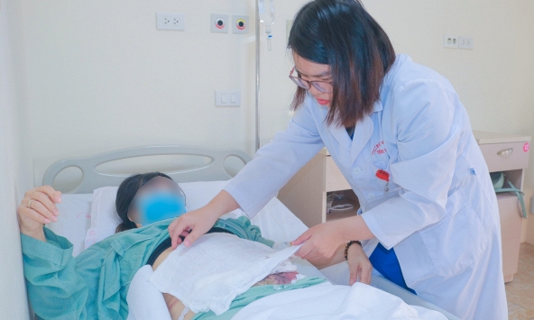 Nguy kịch sau hút mỡ bụng, ghép mỡ mặt kéo dài 7-8 giờ tại phòng thẩm mỹ tư nhân: BS khuyến cáo chị em khi muốn làm đẹp đón Tết