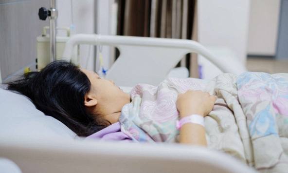 Cô gái 28 tuổi phải cắt bỏ dạ dày vì ung thư, bác sĩ cảnh báo: Có 4 nhóm người rủi ro cực cao, người trẻ càng cần cảnh giác