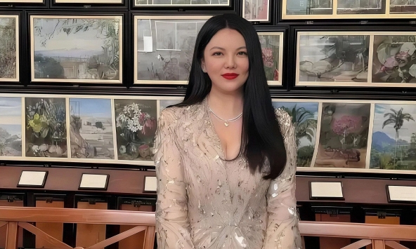 MC giàu nhất showbiz sở hữu khối tài sản 188 nghìn tỷ đồng và hơn 70 căn nhà: Cho con học trường hoàng gia, tặng Rolls-Royce từ năm 15 tuổi