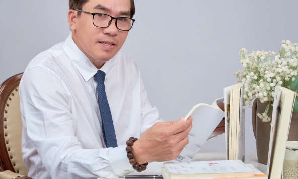 Tác giả Phạm Sông Thu 30 năm đi giữa “gió ngược” để rèn bản lĩnh nghề truyền thông