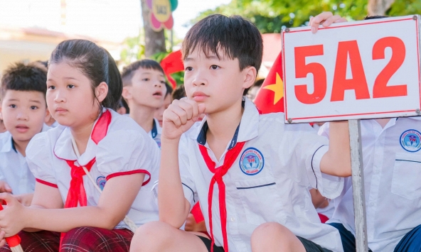 Cậu bé lớp 5 ở Hà Nội học 3 trường một lúc, quãng đường di chuyển có ngày lên đến 48km