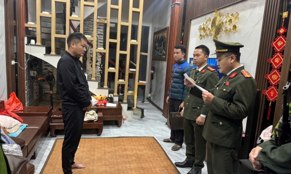 Khám xét khẩn cấp nơi ở của Nguyễn Văn Chung SN 1993 và các kho hàng bí mật tại Hà Nội, Ninh Bình