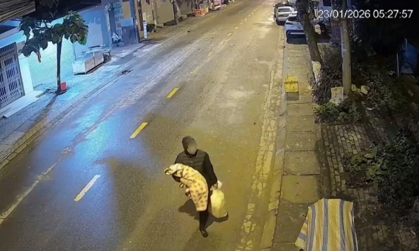 Bé gái bị bỏ rơi trên vỉa hè giữa đêm lạnh 10 độ ở Lào Cai: Tình hình hiện tại ra sao?