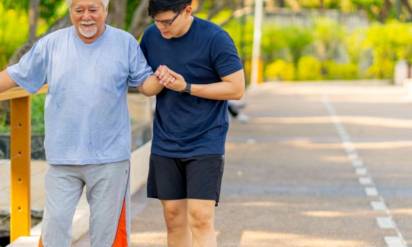 Chăm sóc cha mẹ, đón Tết thêm khởi sắc