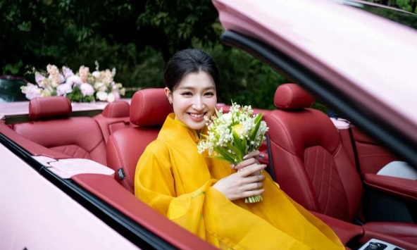 'Soi' bó hoa cưới đắt đỏ của nàng dâu hào môn Phương Nhi: Hóa ra toàn 'cực phẩm' mà các mỹ nhân showbiz đều mê đắm