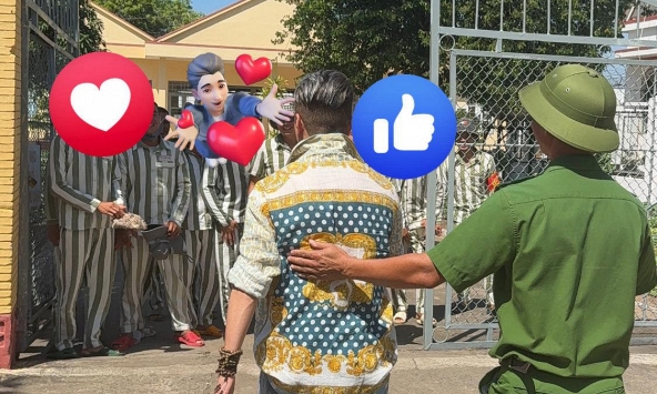 'Ông hoàng nhạc Việt' đình đám một thời đi hát ở trại giam Xuyên Mộc