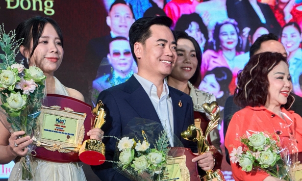 CEO Lê Nguyên Tùng được vinh danh 'Doanh nhân có Trái tim Nhân ái, Vì cộng đồng'