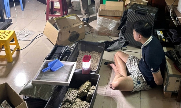 Đột kích ngôi nhà số 745, bắt Đỗ Hữu Duy sinh năm 2003 trong chuyên án lớn nhất 