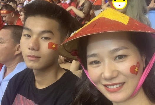 “Mẹ Hiểu Minh trẻ và sang quá'