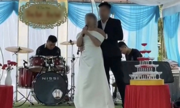 Xôn xao đám cưới của cô dâu 65 tuổi và chú rể 33 tuổi: Danh tính 2 nhân vật chính