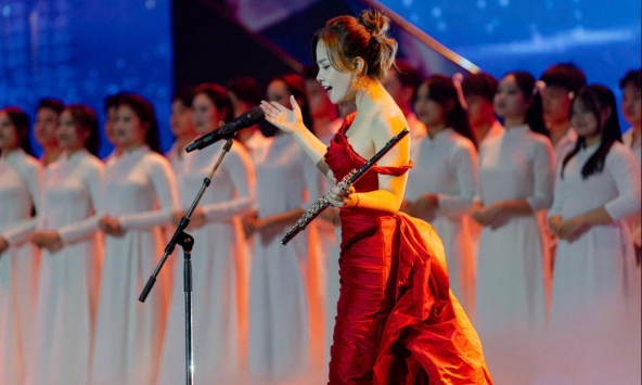 Năm 2025 bùng nổ của nữa giảng viên thanh nhạc đắt show nhất Việt Nam