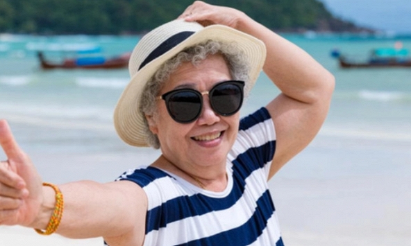 Về già không đợi con cháu báo hiếu, tôi chi 15 triệu đồng/tháng làm 1 việc, nào ngờ sống viên mãn nhất làng