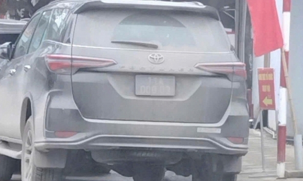 Cục CSGT thông tin về trường hợp biển số xe phủ bùn đất không bị xử phạt