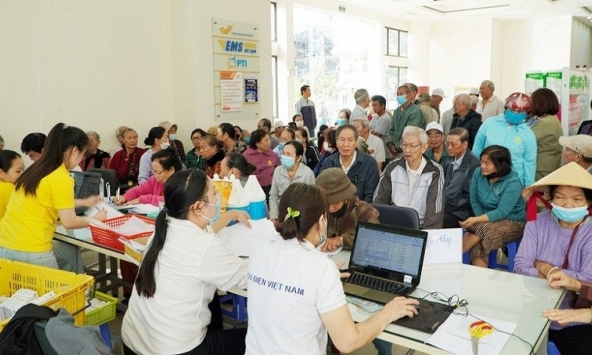 Thông tin quan trọng mà tất cả những người nhận được thông báo phát tiền trợ cấp Tết cần biết