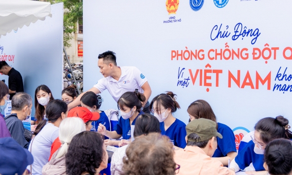 Cục Phòng bệnh - Bộ Y tế ký hợp tác 5 năm với Long Châu và Bayer về dự phòng, phát hiện sớm đột quỵ