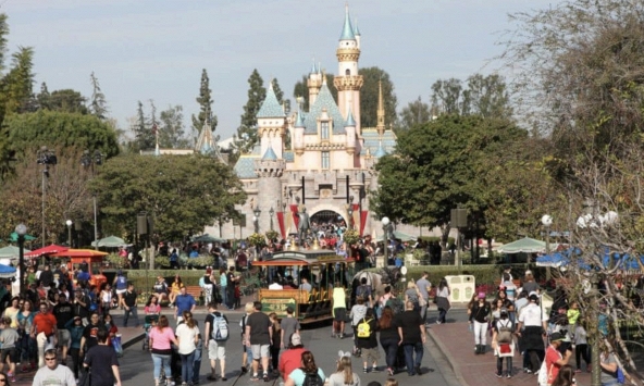 Dịch bệnh truyền nhiễm nguy hiểm nhất thế giới bùng phát tại Disneyland, giới chức phát cảnh báo khẩn