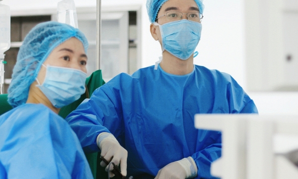 Vinmec Phú Quốc phẫu thuật nội soi xử lý “túi khuyết” tử cung cho người phụ nữ 3 lần mổ đẻ