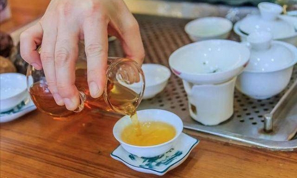 4 kiểu uống trà được đưa vào 'danh sách tổn thương gan': Dù thích bao nhiêu cũng phải ngậm miệng