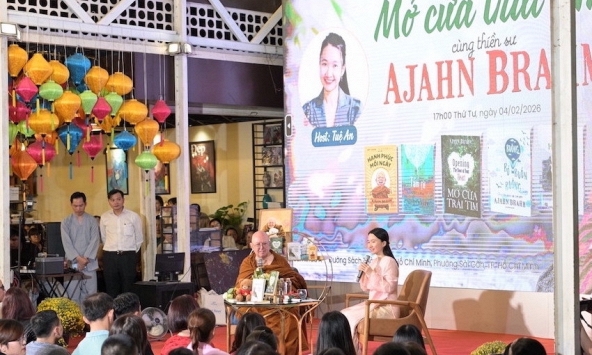 Thiền sư Ajahn Brahm lần đầu giao lưu cùng độc giả Việt Nam