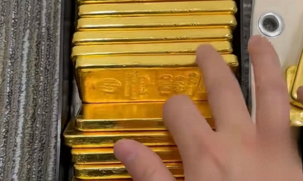 Vàng tăng giá, người đàn ông phát hiện số vàng gần 10 tỷ đồng trong két sắt biến mất nhưng vẫn không báo cảnh sát