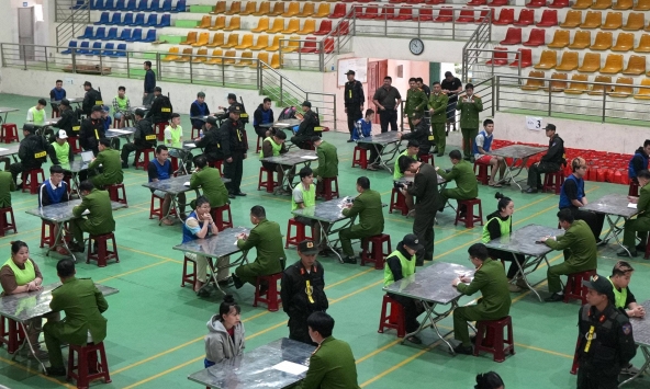 Di lý 68 người trong đường dây lừa đảo qua 'app tình cảm' với số tiền hàng trăm tỷ đồng