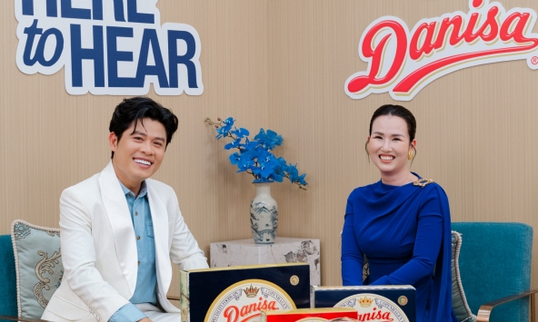 Từ hộp bánh Danisa “vạn năng” đến bản hit 27 triệu view: Cách nhạc sĩ Nguyễn Văn Chung và Võ Hạ Trâm viết tiếp câu chuyện tri ân