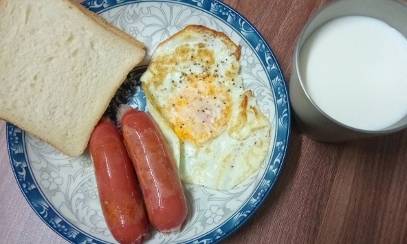 Khát 'khô cổ' cũng KHÔNG được uống 6 loại nước này sau khi thức dậy buổi sáng, khác nào 'tự đầu độc'