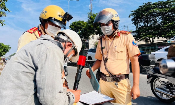 Những lỗi đi xe máy dễ bị phạt 8 triệu đồng nhất, không phải ai cũng biết