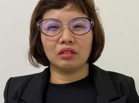 Bắt nhân viên quán karaoke Phan Thị Lệ