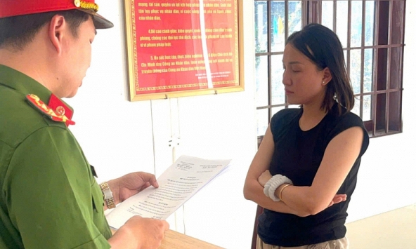 Cấm đi khỏi nơi cư trú đối với Võ Văn Thục Vy SN 1995