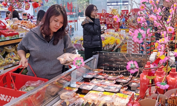 Tết này, phụ nữ như tôi chỉ chọn 2 chữ 'nhẹ đầu'