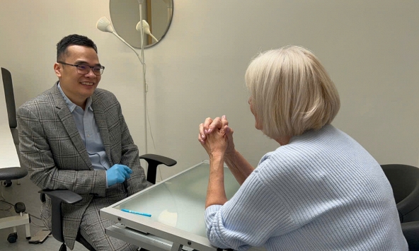 Thạc sĩ, bác sĩ Huỳnh Ngọc Hưng - Hành trình đi xa để trở về và gieo mầm tri thức Y khoa cho quê hương